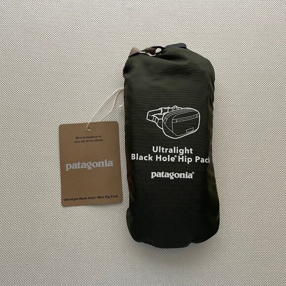 NWT Ultralight Black Hole® Mini Hip Pack 1L Fanny Pack PatchworkPineNeed… - Picture 6 of 6